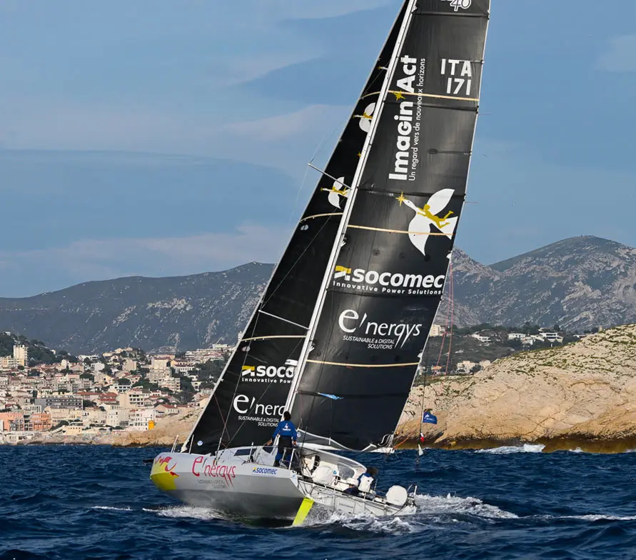 Bateau sponsorisé par E&#039;nergys, Socomec