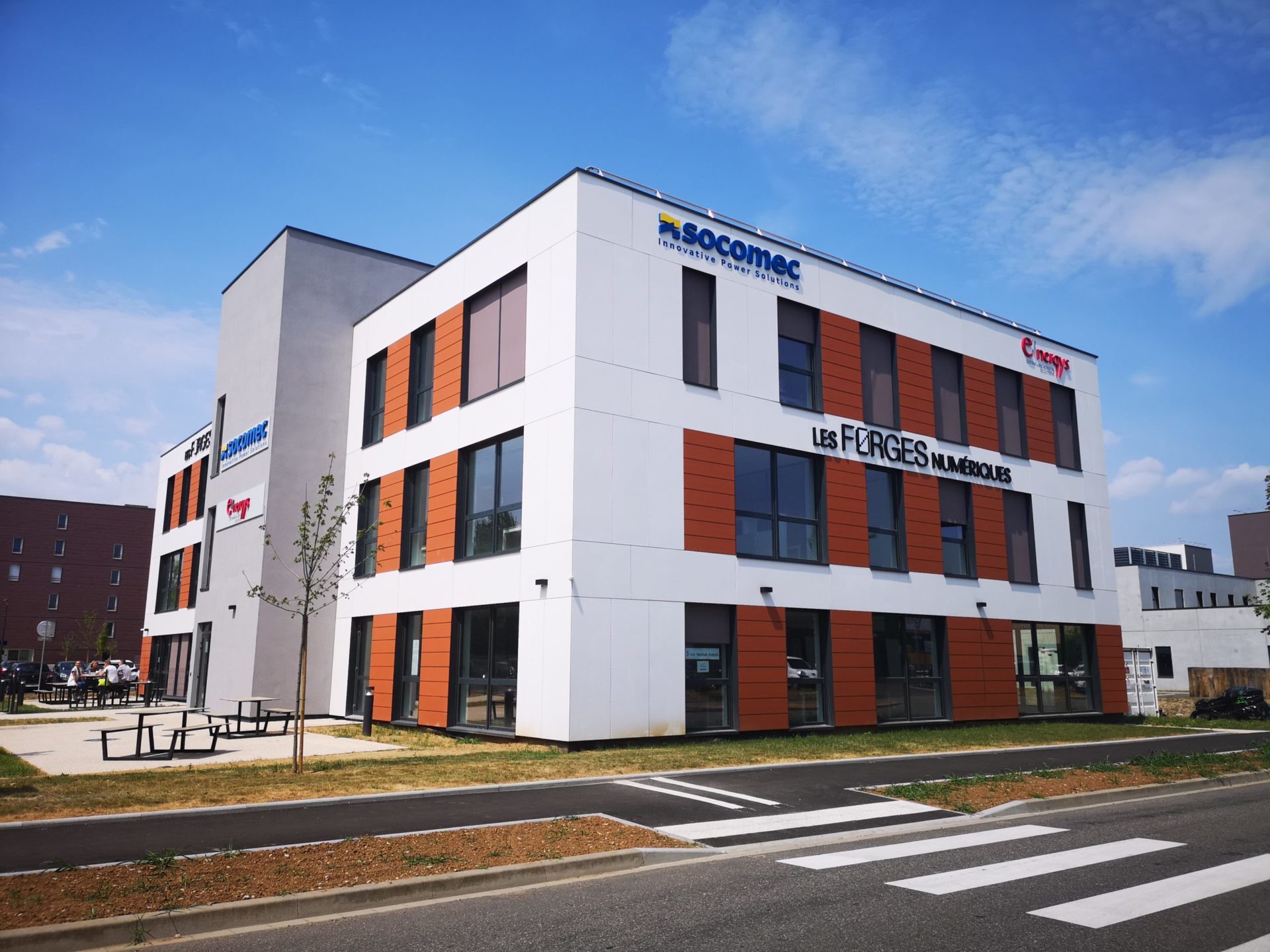 Bâtiment appartenant à E'nergys et Socomec