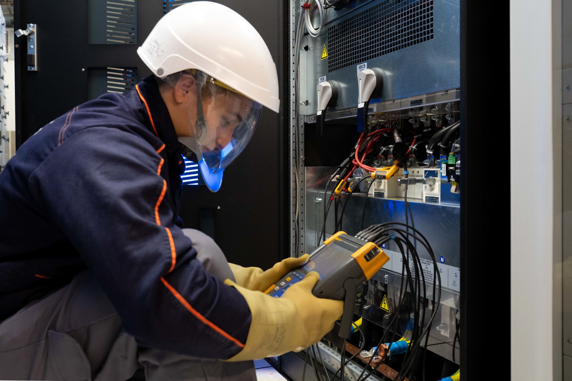 Maintenance onduleurs et réseau de distribution